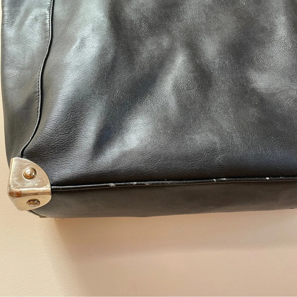 F21 black square tote bag with  metal corners - Picture 2 of 8